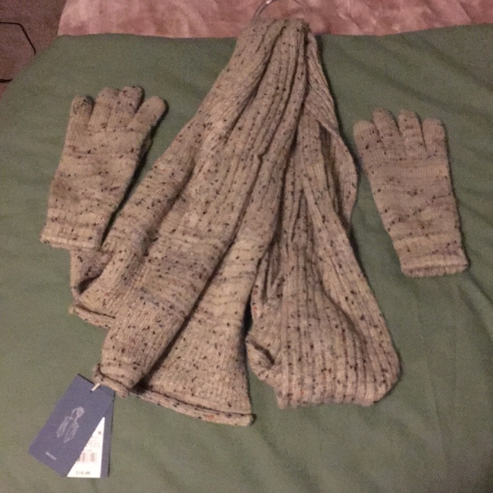 Universal thread scarf and glove set